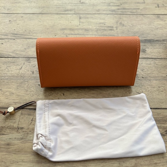 COPY - New Tory Burch Eyeglass Case with Fabric Pouch. - Picture 5 of 10